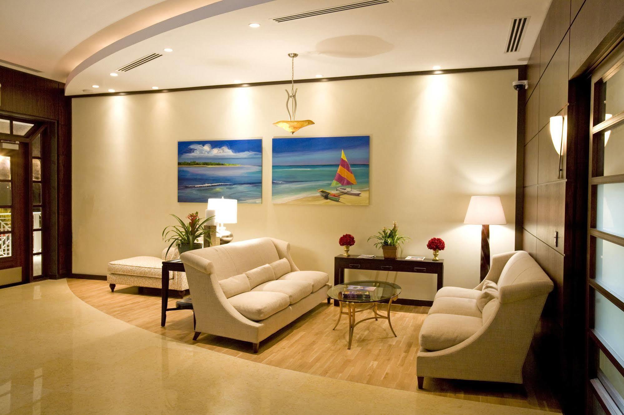 Caribbean Club Boutique Hotel, Grand Cayman Dog City Extérieur photo