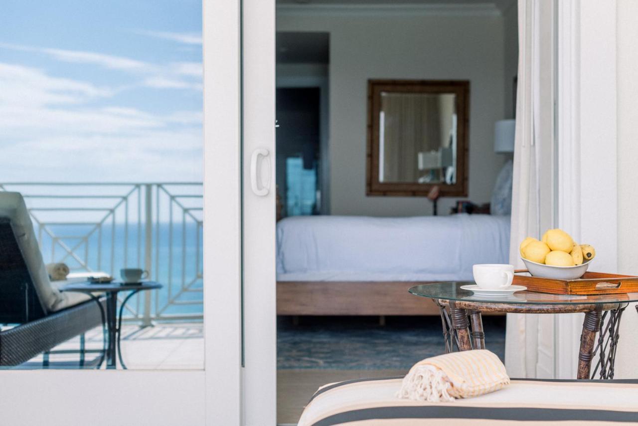 Caribbean Club Boutique Hotel, Grand Cayman Dog City Extérieur photo
