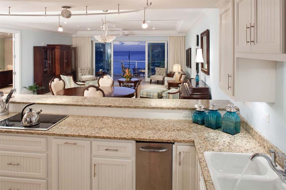 Caribbean Club Boutique Hotel, Grand Cayman Dog City Extérieur photo