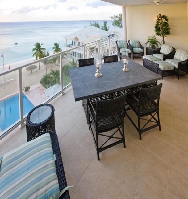 Caribbean Club Boutique Hotel, Grand Cayman Dog City Extérieur photo